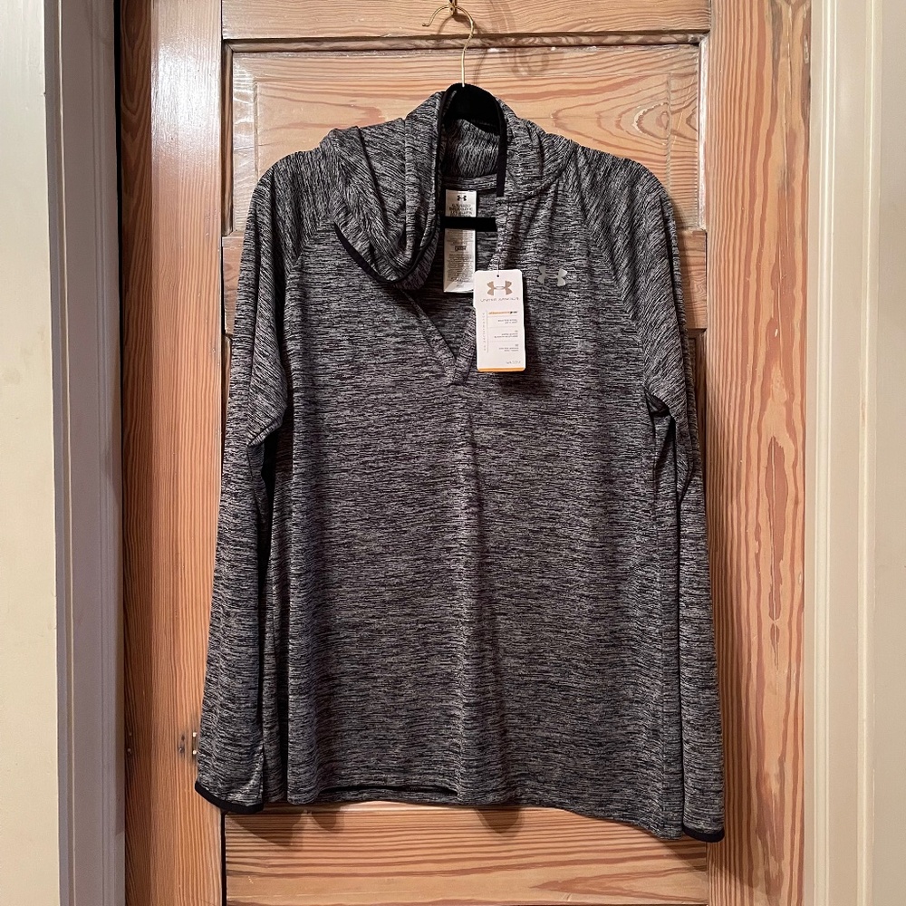 Under Armour * All Season Gear * V-Neck Pullover Hoodie * Women's XL * NWT!
